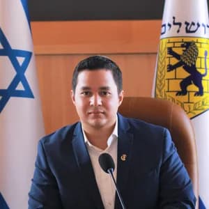 דן אילוז